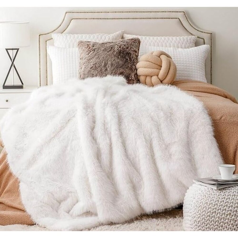 Nicole Miller Faux Fur Throw Ivory White Stripe Blanket Luxurious and Beautiful